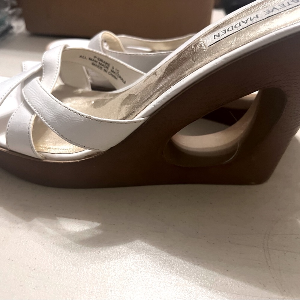 White Steve Madden Wedge sandals with cutout